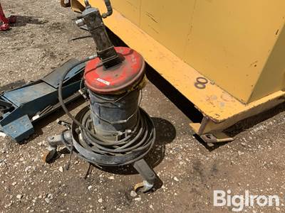 Grease Pump and Hyd Jack