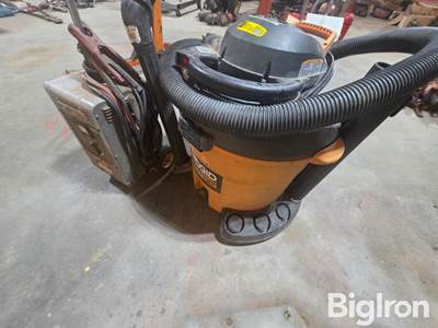 Shop vacuum & Battery Charger