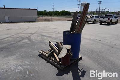 Large Trowels & Brooms