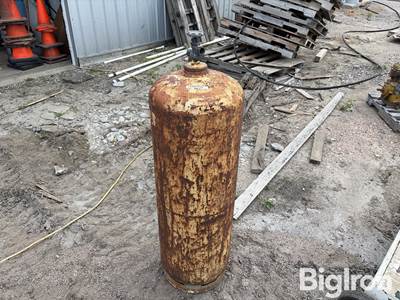100 lb PropaneTank