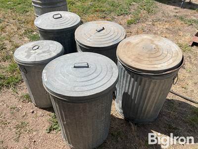 Steel Trash Cans w/Lids