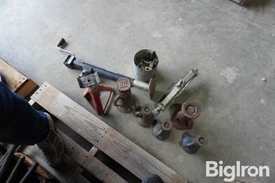 Jacks & Weld On Jack Brackets