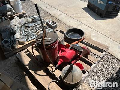 Funnels & Oil Bucket w/Pump