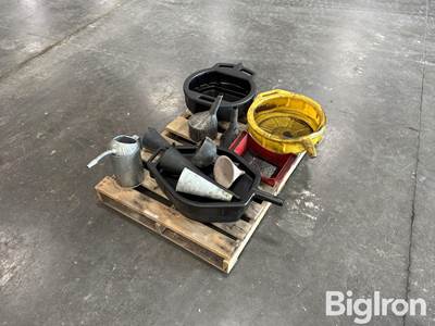 Assorted Oil Pans/Funnel