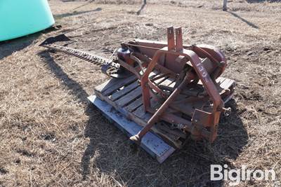 Case IH 1300 3-Pt 9' Sickle Mower