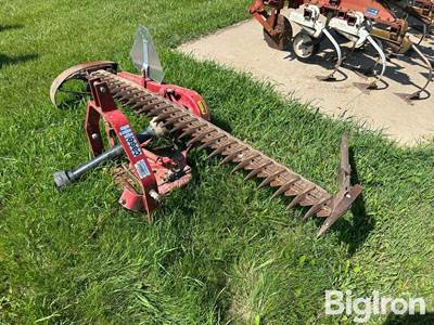 Case IH 1300 7’ Sickle Bar Mower