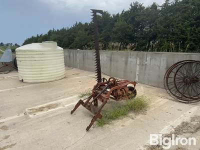 International 2-Pt 7' Sickle Mower