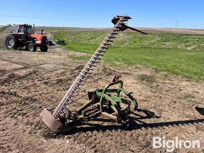 John Deere 350 7’ Sickle Mower