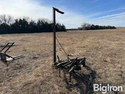 John Deere N9 8W Sickle Mower