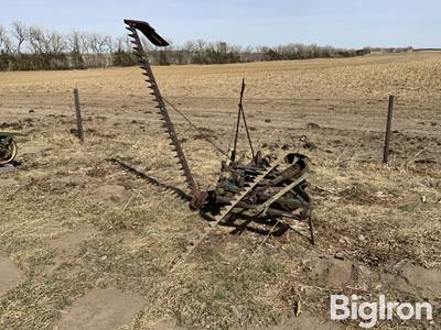 John Deere No. 8 7’ Sickle Mower