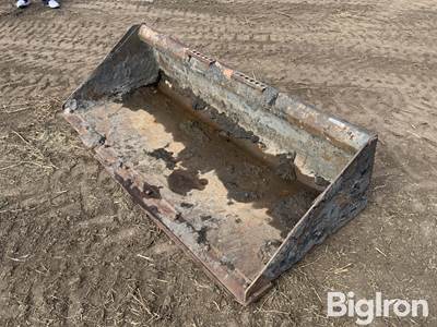 Bobcat 6' Skid Steer Bucket, Universal Mounting Plate