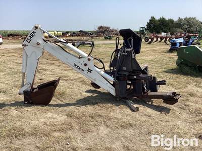 Bobcat 911 3-PT Backhoe Attachment with 14" x 19" x 15" 4-TOOTH Bucket
