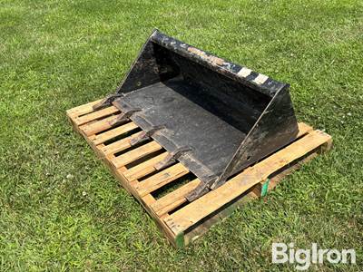 2018 Bradco 42" Skid Steer Bucket with 5 Teeth
