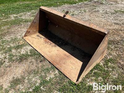 Case 1845 Skid Steer Bucket, 72" Length, 27" Height