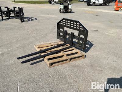 GIYI 60" Skid Steer Pallet Forks & Mast Assembly, Manual Slide, Universal Mount