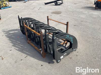 2025 GIYI CLG72 72" Skid Steer Curved Log Grabber