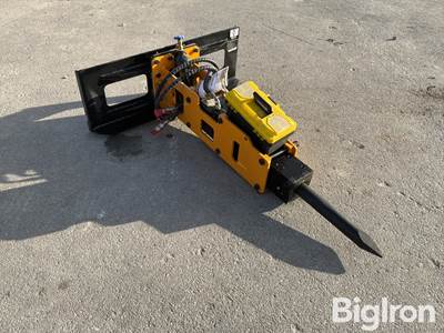2026 GIYI P680 Skid Steer Concrete Breaker/Hammer Attachment, Standard/Universal Mount Plate