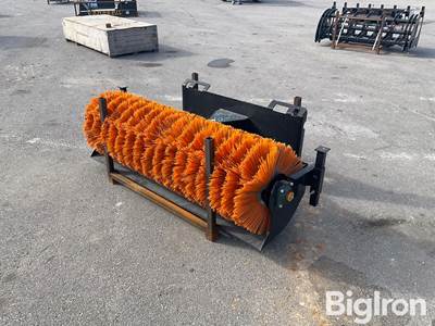 2025 GIYI SE61 61" Skid Steer Sweeper