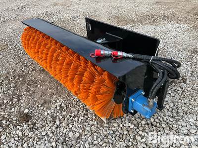 2025 GIYI SE61 Hydraulic Sweeper Skid Steer Attachment, 5' Width, 20" Poly Broom