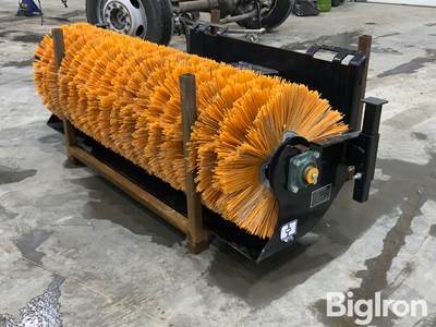 2025 GIYI SE61 61" Hydraulic Angle Skid Steer Sweeper