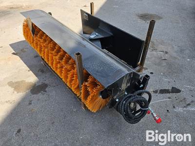 2025 GIYI SE61 61" Skid Steer Sweeper/Broom Attachment