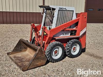 Used Gehl 3310 Skid Steer with 55" Wide Bucket, 20 HP Onan Gas Engine
