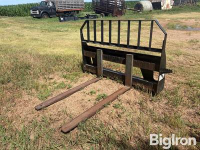 John Deere Worksite Pro 48" Adjustable Pallet Forks for Skid Steer