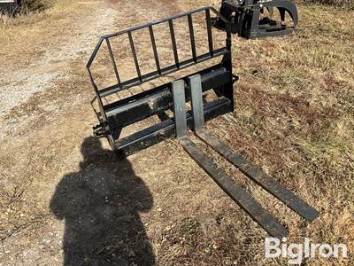 John Deere Work Site Pro Pallet Fork