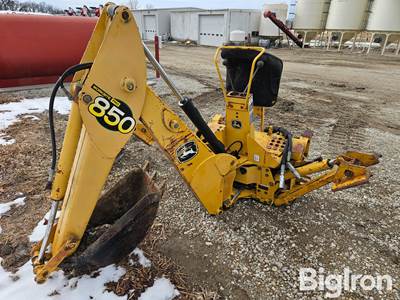 John Deere Worksite Pro 850 Backhoe Attachment w/2 Buckets