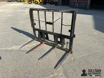 MDS HC133 4-TINE Bale Spear Attachment, 18" Tines