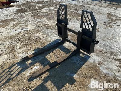 2015 Melecio 4' Skid Loader Mount Pallet Forks