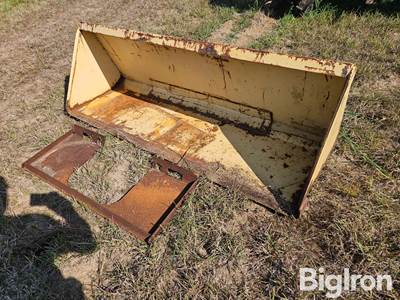 New Holland 76" Old Style Skid Steer Bucket Attachment with Universal Mount Plate
