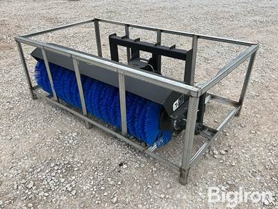 Pabreak 66" Hydraulic Sweeper/Broom Skid Steer Attachment, Universal Mount