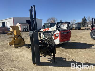 Quick Attach Hydraulic Post Pounder Skid Steer Attachment, 2 Stabilizer Legs