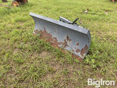 Thomas B307/U2032 Dozer Blade Attachment, Hydraulic Pivot, 45" Mounting Plate