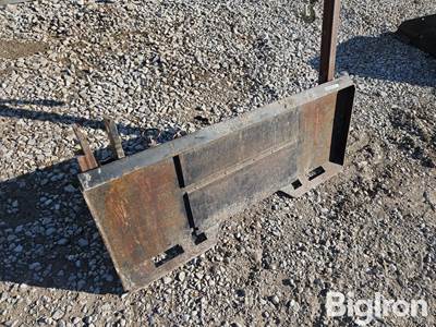 Skid Steer Receiver Hitch Plate w/Accessories