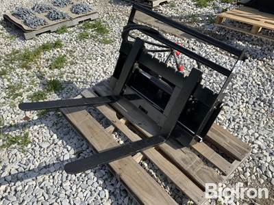 2025 Hydraulic Skid Steer Forks for Mini Skid Steer Plate/Dingo