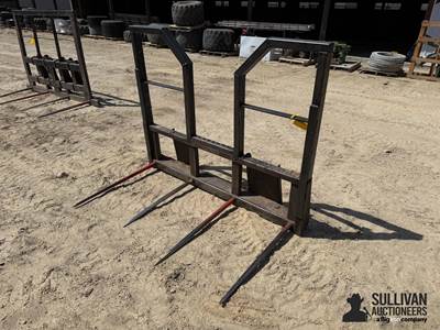 Used 4-PRONG Bale Spear, 32" Spears