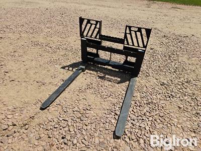 Walk Through 48" Pallet Forks Skid Steer Attachment, Universal Mount