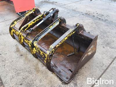 68" Hydraulic Skid Steer Grapple Bucket, Standard Skid Steer Plate