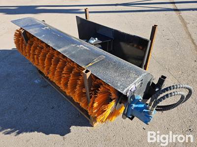 2025 GIYI SE61 Skid Steer Hydraulic 61" Sweeper/Broom Attachment, Universal Mount