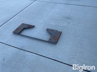 2025 Wolverine QMP1-16-10T Weld On Open Face Skid Steer Plate