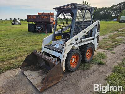 Bobcat 542B Skid Steer w/Bucket & Pallet Forks