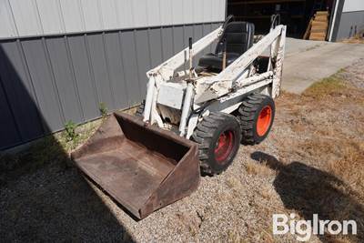 Bobcat M-371 Skid Steer