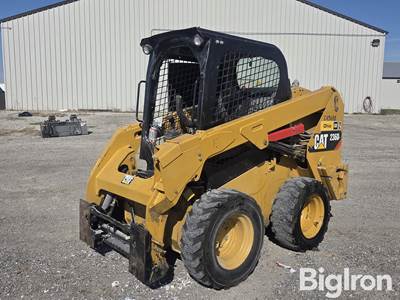 2016 Caterpillar 236D Skid Steer