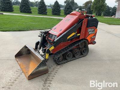 2024 Ditch Witch SK600 Compact Mini Skid Steer