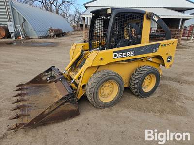 John Deere 317 Skid Steer