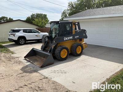 2014 John Deere 320E Skid Steer