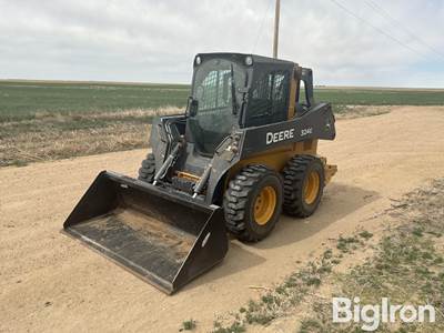 2017 John Deere 324E Skid Steer