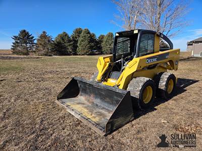 John Deere 325 Skid Steer